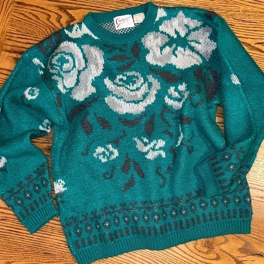 Vintage Changes Rose Design Chunky Knit Crewneck Sweater